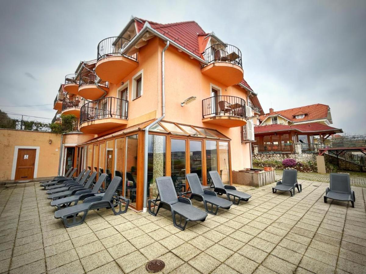 Fonix Wellness *** 1 A Epulet Bed & Breakfast Hévíz Dış mekan fotoğraf