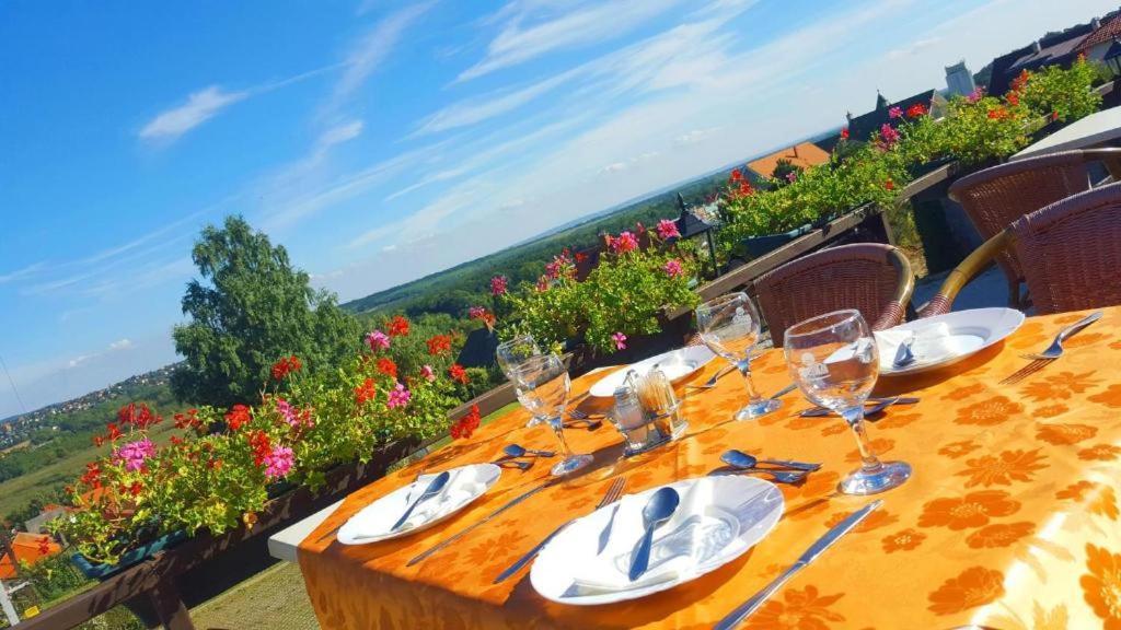 Fonix Wellness *** 1 A Epulet Bed & Breakfast Hévíz Dış mekan fotoğraf