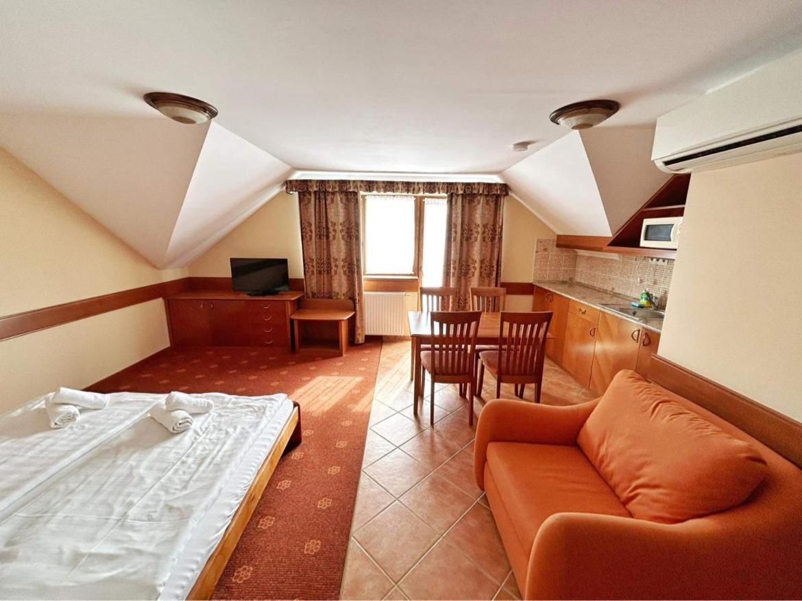 Fonix Wellness *** 1 A Epulet Bed & Breakfast Hévíz Dış mekan fotoğraf