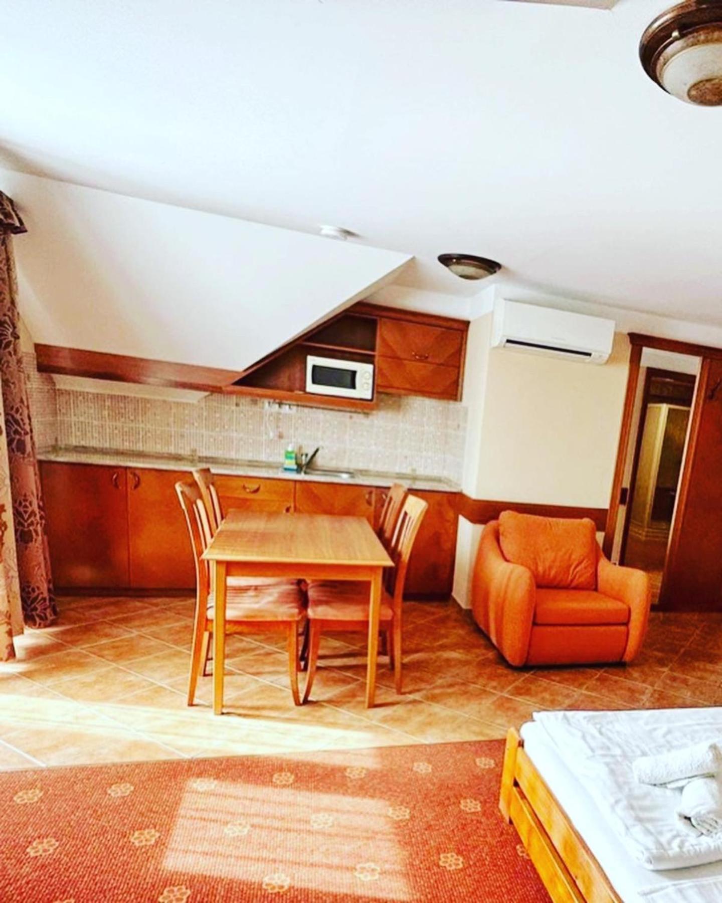 Fonix Wellness *** 1 A Epulet Bed & Breakfast Hévíz Dış mekan fotoğraf