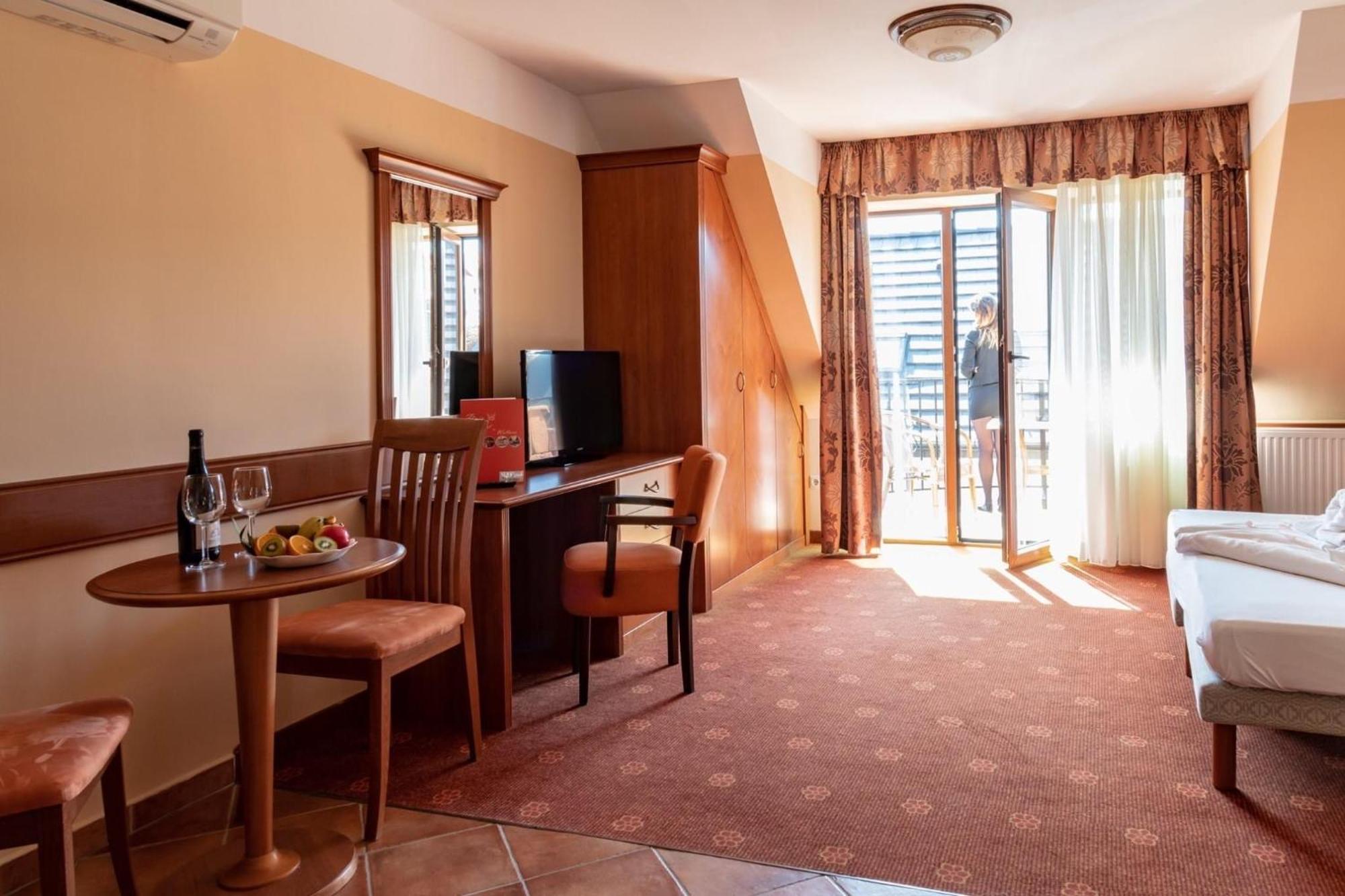 Fonix Wellness *** 1 A Epulet Bed & Breakfast Hévíz Dış mekan fotoğraf