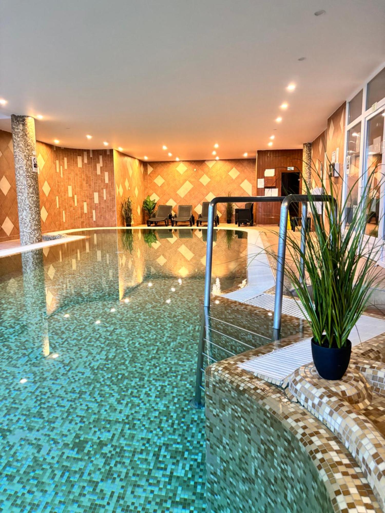 Fonix Wellness *** 1 A Epulet Bed & Breakfast Hévíz Dış mekan fotoğraf
