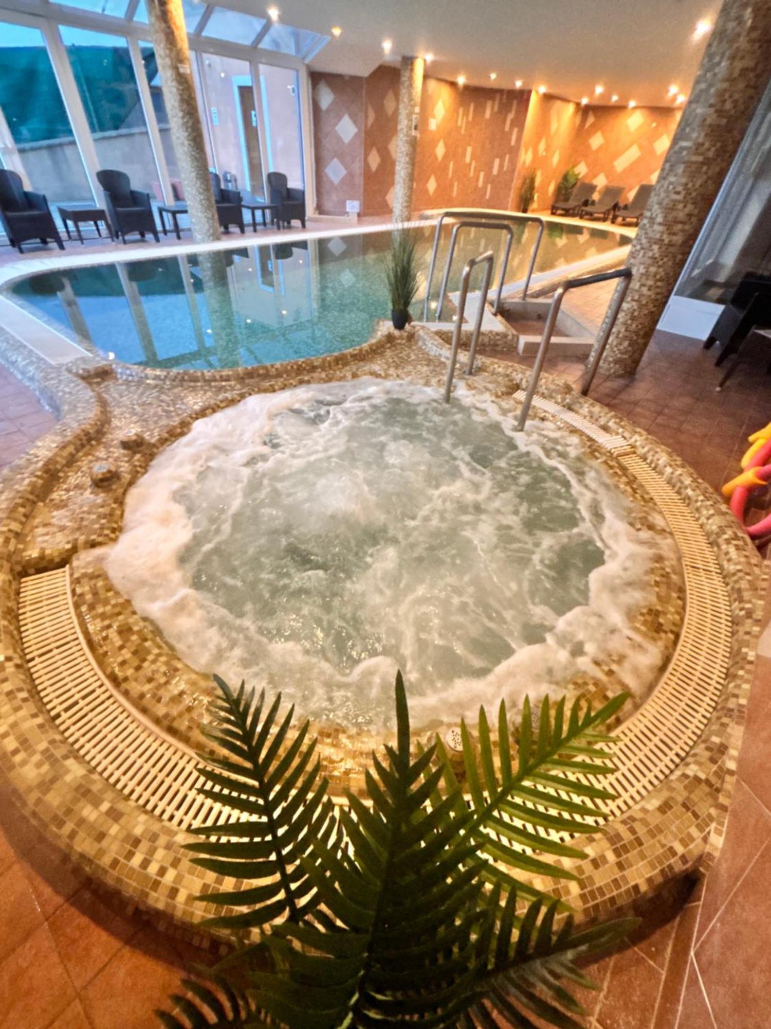 Fonix Wellness *** 1 A Epulet Bed & Breakfast Hévíz Dış mekan fotoğraf