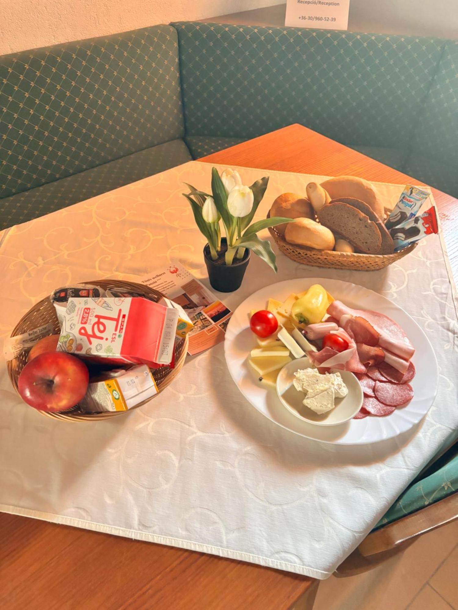 Fonix Wellness *** 1 A Epulet Bed & Breakfast Hévíz Dış mekan fotoğraf